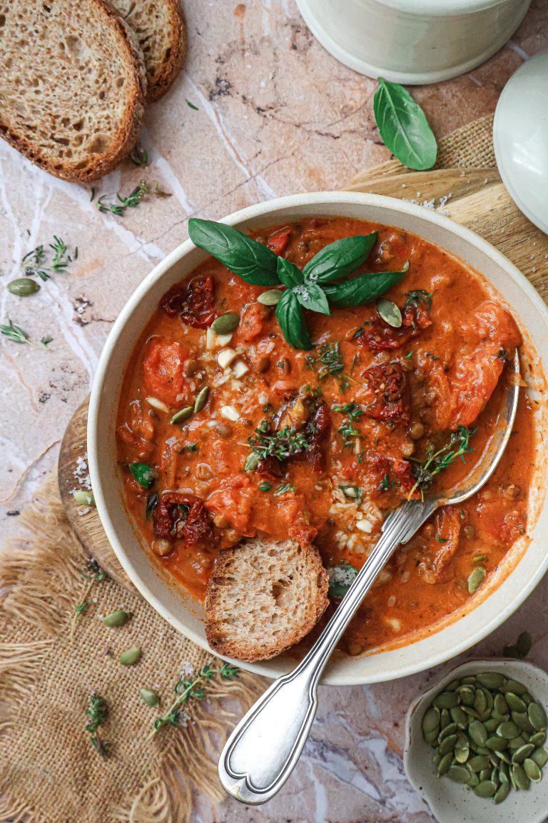 Soupe Vegan à la Tomate et aux Lentilles