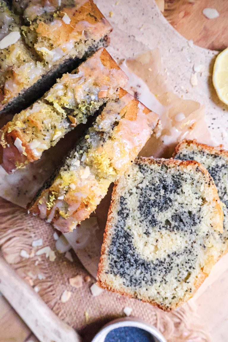 Cake Vegan Citron et Tourbillons de Graines de Pavot