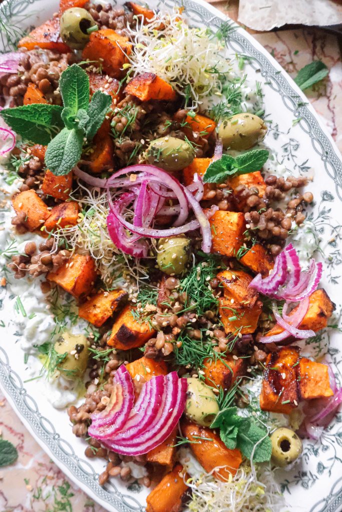 Patate Douce Rôtie, Lentilles & Tzatziki Vegan