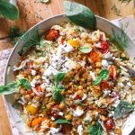 Salade de Tomates Rôties, Orzo et Feta Vegan
