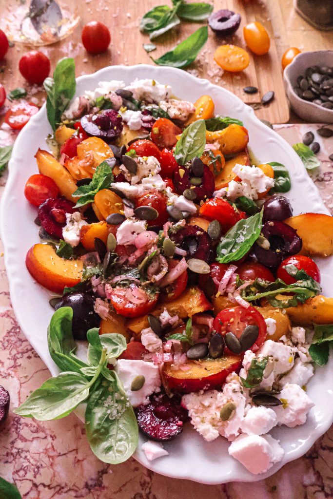 Salade de Pêches, Tomate Cerises et Feta Vegan
