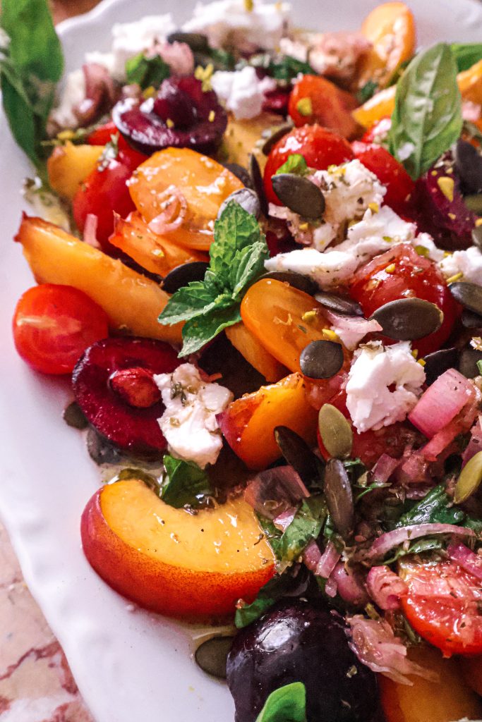 Salade de Pêches, Tomate Cerises et Feta Vegan