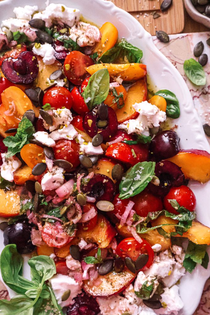 Salade de Pêches, Tomate Cerises et Feta Vegan