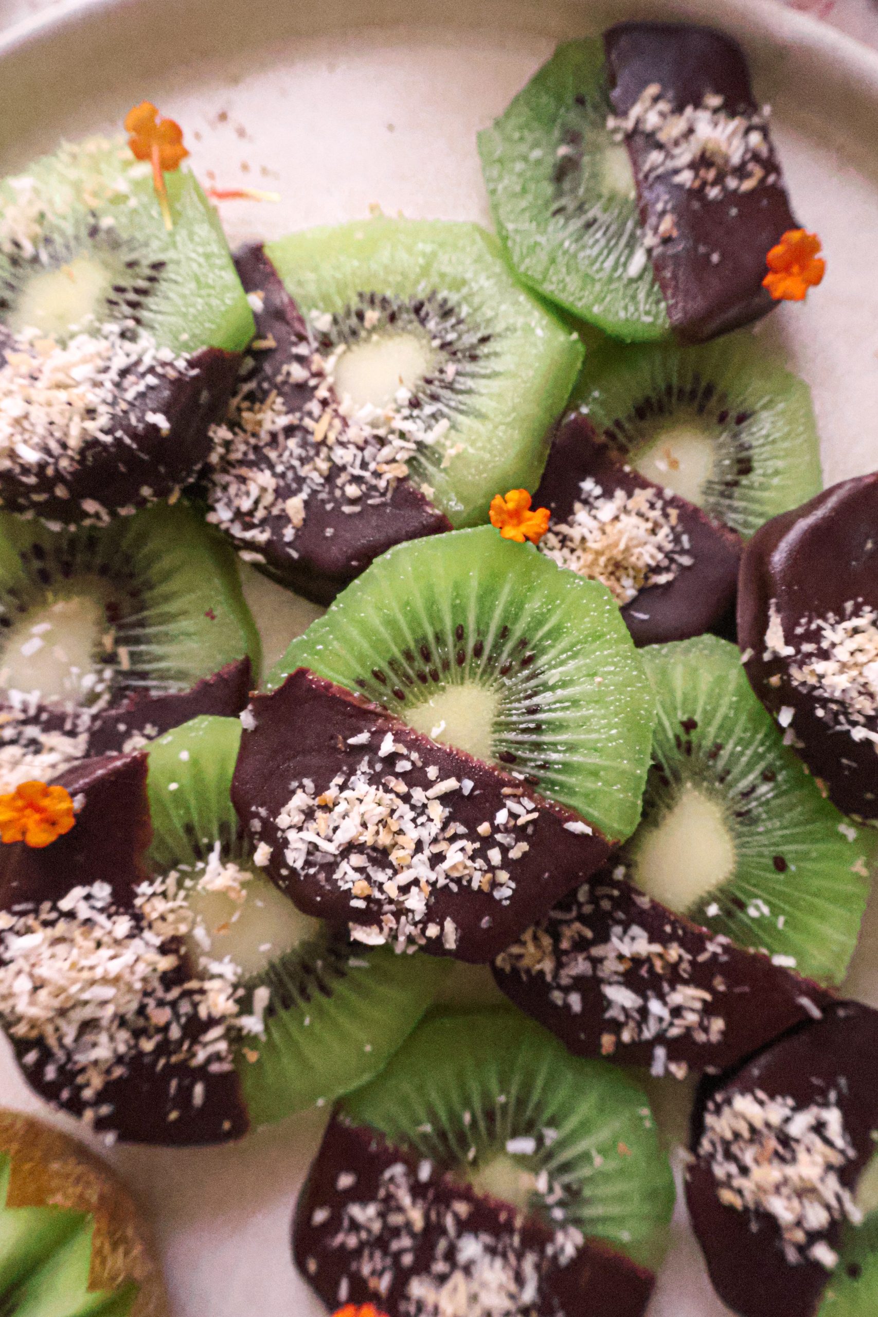 Kiwis Enrobés de Chocolat Noir Vegan