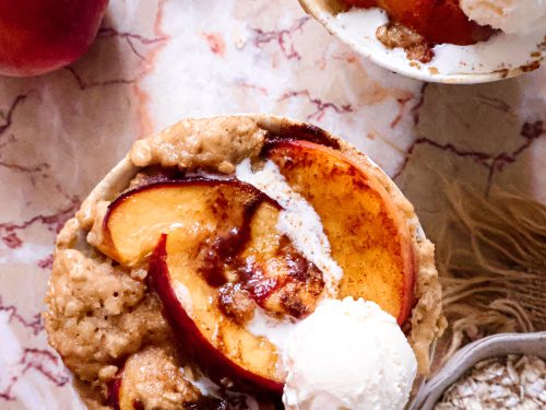 Mug Cake Vegan à la Pêche et à la Cannelle