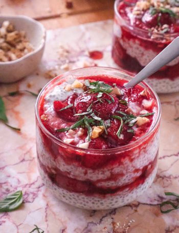 Pudding de Chia aux Fraises Rôties