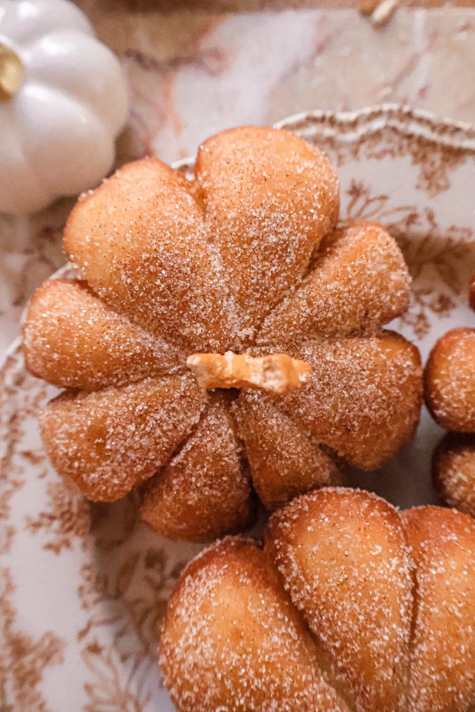 Donuts Citrouilles Fourrés à la Pâte à Tartiner Vegan