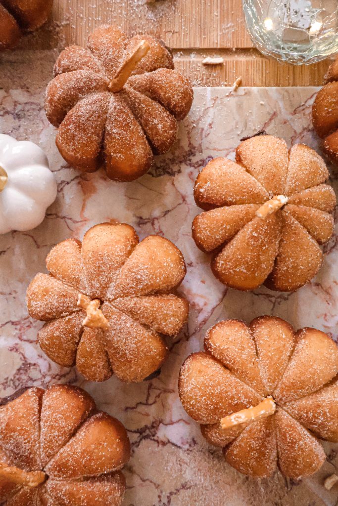 Donuts Citrouilles Fourrés à la Pâte à Tartiner Vegan
