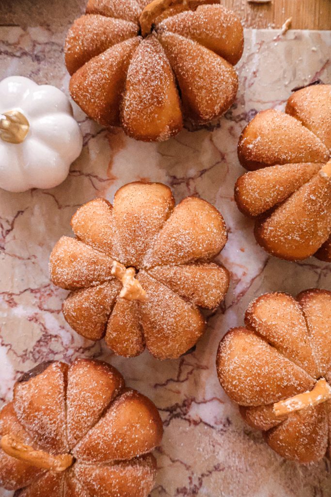 Donuts Citrouilles Fourrés à la Pâte à Tartiner Vegan
