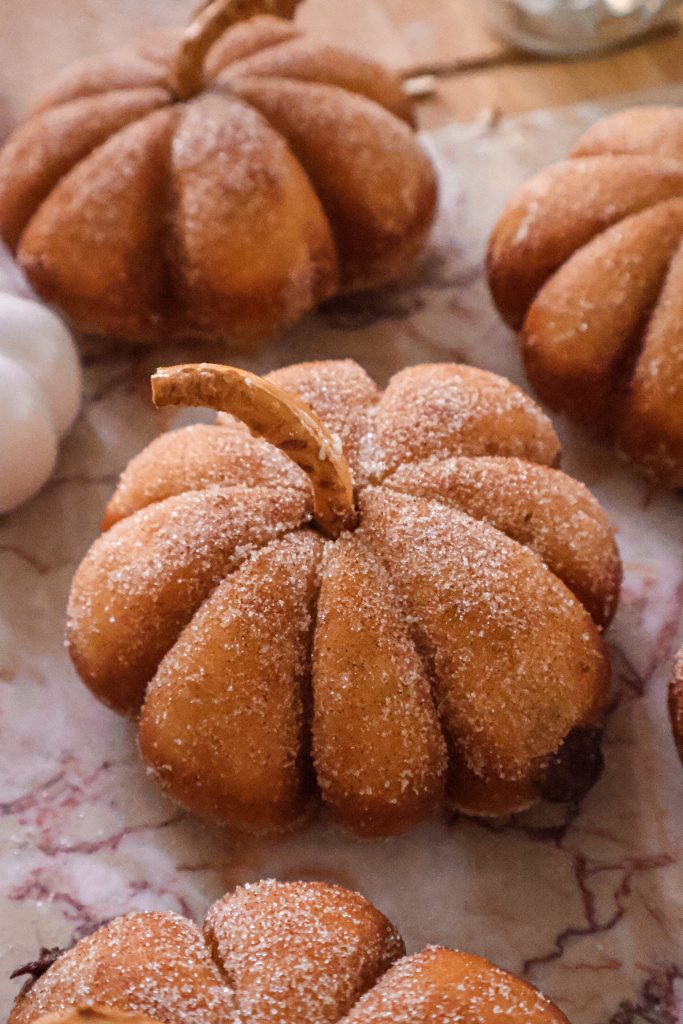 Donuts Citrouilles Fourrés à la Pâte à Tartiner Vegan