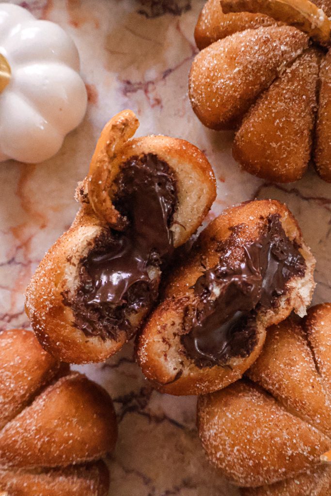 Donuts Citrouilles Fourrés à la Pâte à Tartiner Vegan