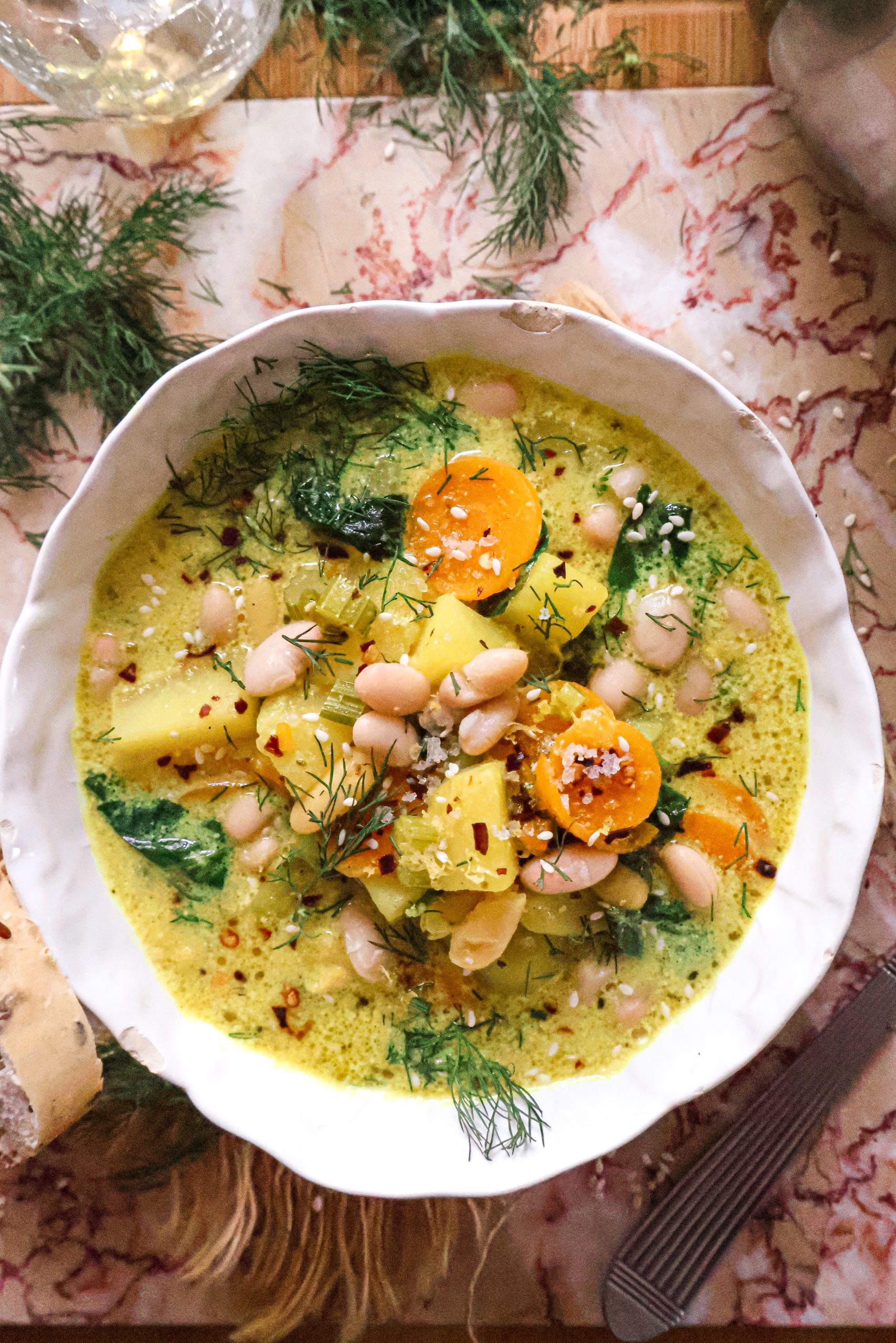 Soupe Vegan aux Haricots Blancs, Pommes de Terre, Citron et Aneth