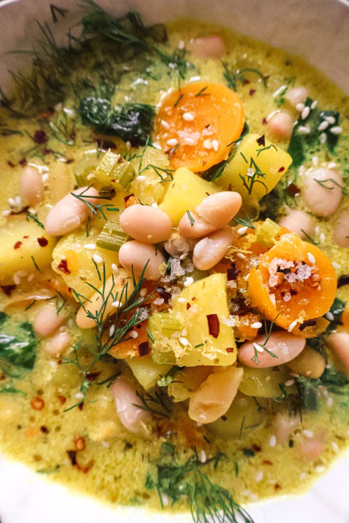 Soupe Vegan aux Haricots Blancs, Pommes de Terre, Citron et Aneth