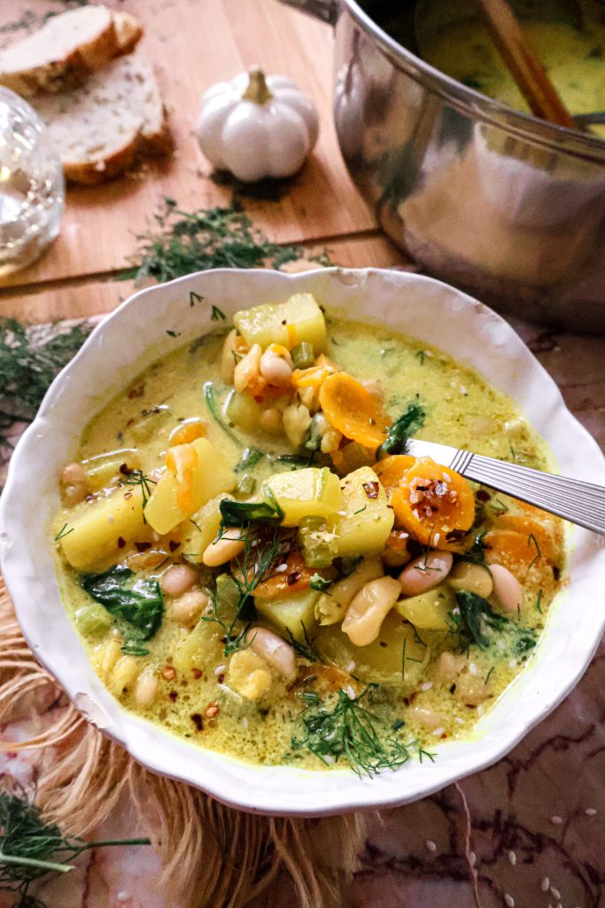 Soupe Vegan aux Haricots Blancs, Pommes de Terre, Citron et Aneth
