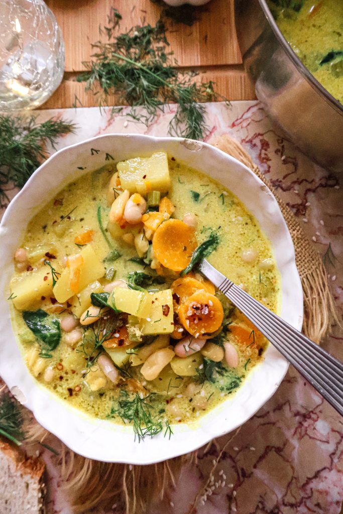 Soupe Vegan aux Haricots Blancs, Pommes de Terre, Citron et Aneth