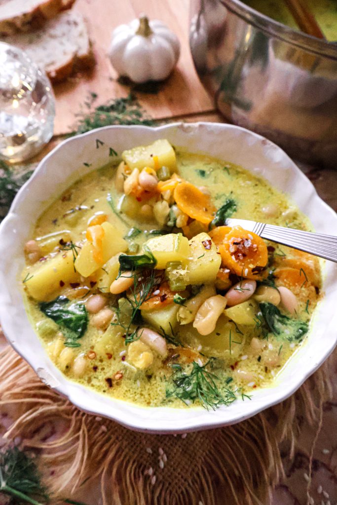 Soupe Vegan aux Haricots Blancs, Pommes de Terre, Citron et Aneth