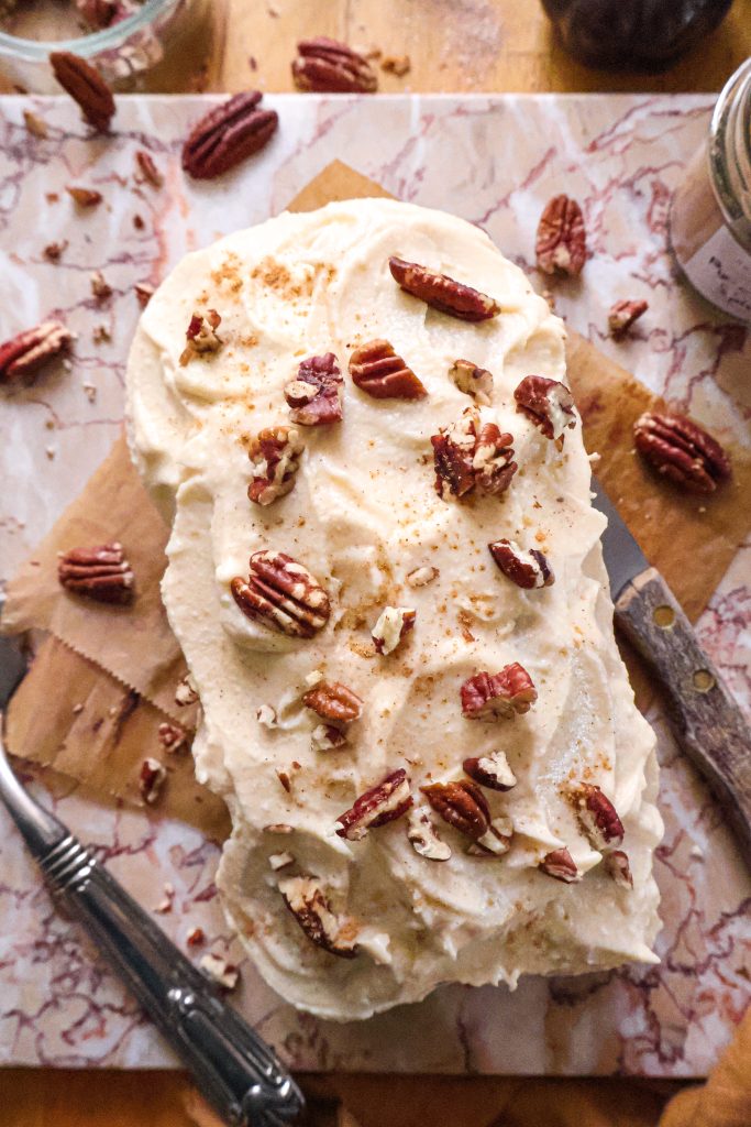 Cake Vegan au Pumpkin Spice et Glaçage au Sirop d’Érable