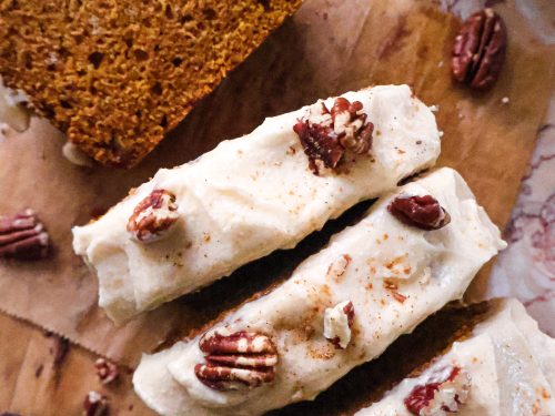 Cake Vegan au Pumpkin Spice et Glaçage au Sirop d’Érable
