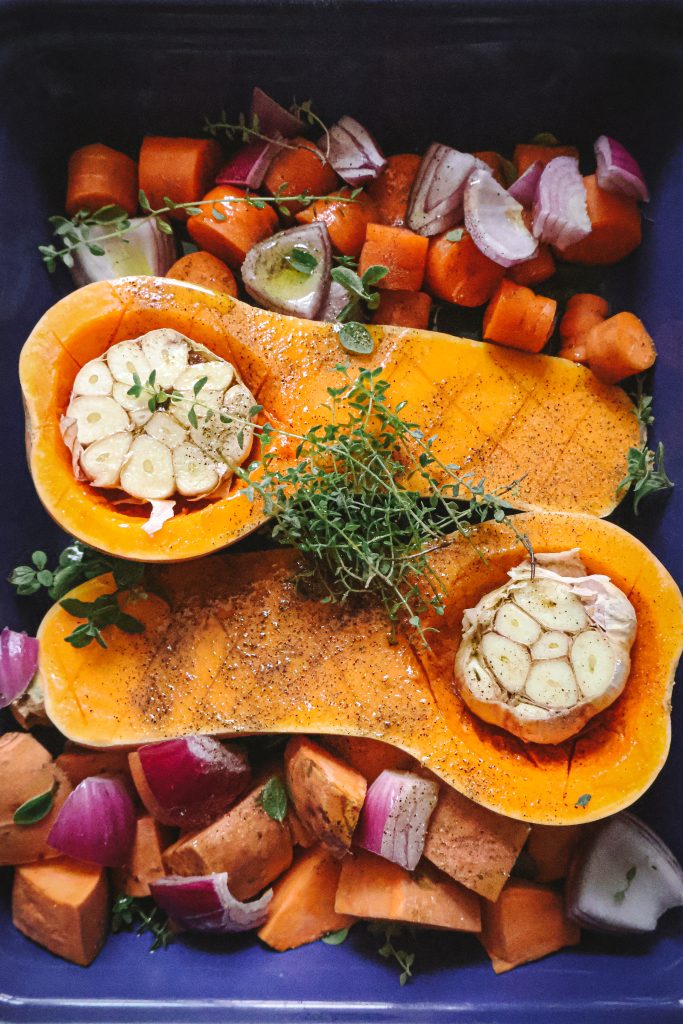 Soupe Vegan de Butternut, Carottes & Patate Douce Rôties au Four