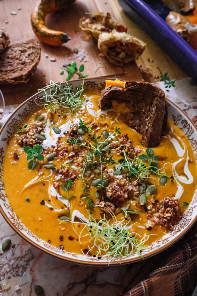 Soupe Vegan de Butternut, Carottes & Patate Douce Rôties au Four