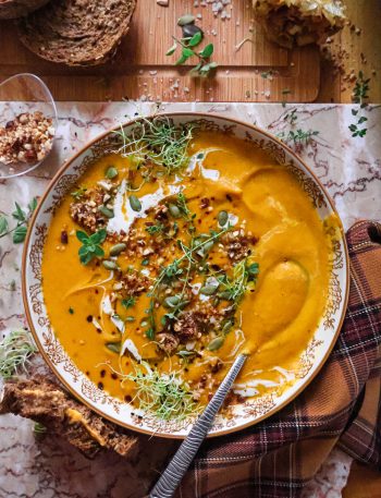 Soupe Vegan de Butternut, Carottes & Patate Douce Rôties au Four
