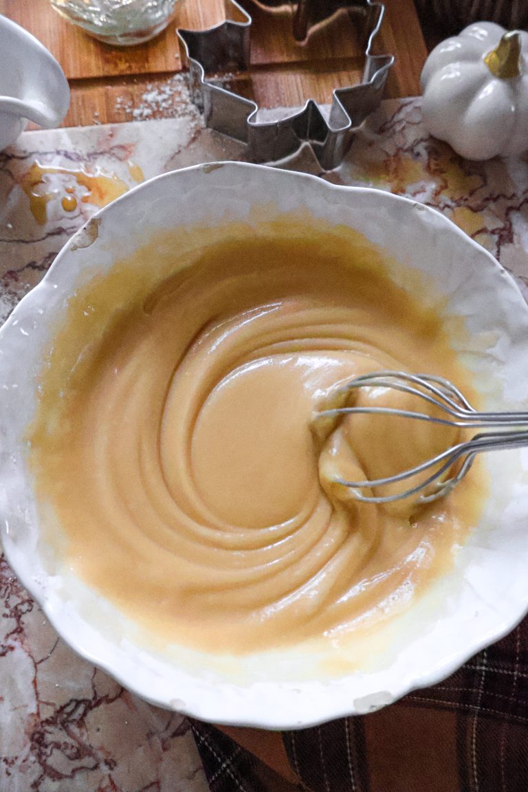 Comment Faire un Glaçage Vegan au Sirop d’Érable - 3 Ingrédients